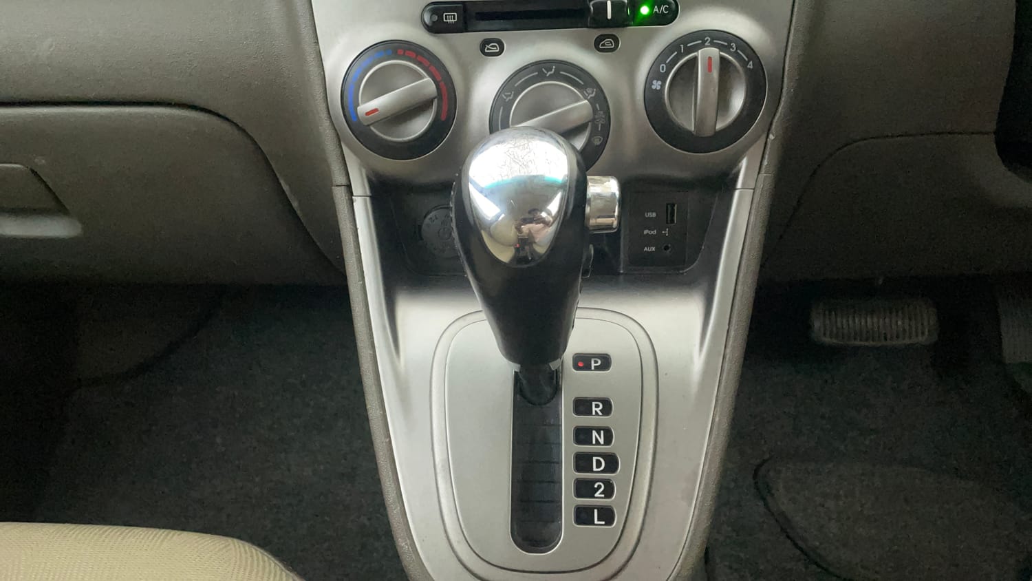 Used 2012 Hyundai i10 Sportz 1.2 AT Kappa2 Petrol Automatic interior GEAR  KNOB VIEW