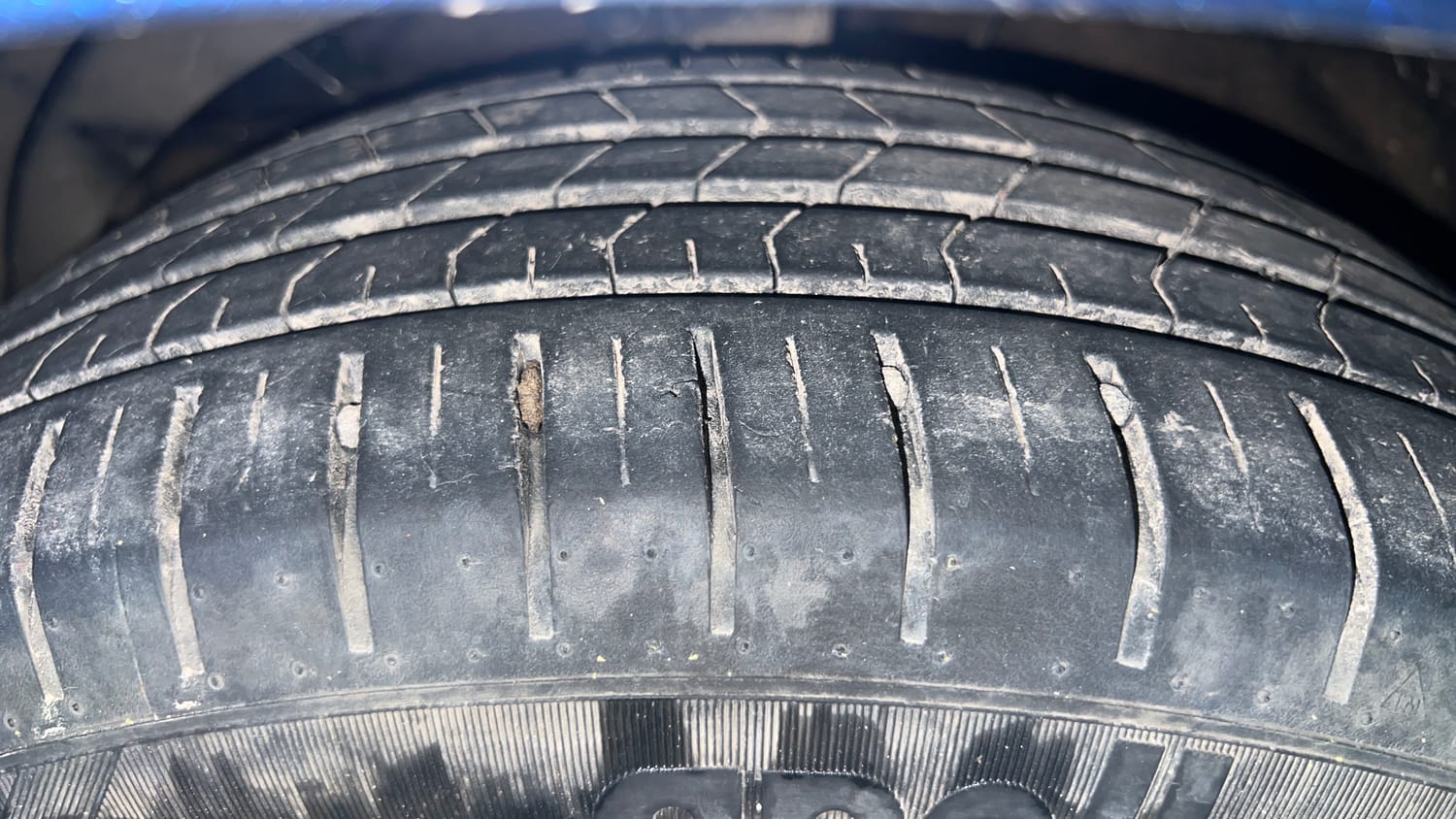 Used 2018 Maruti Suzuki Baleno Zeta 1.2 Petrol Manual tyres LEFT FRONT TYRE TREAD VIEW