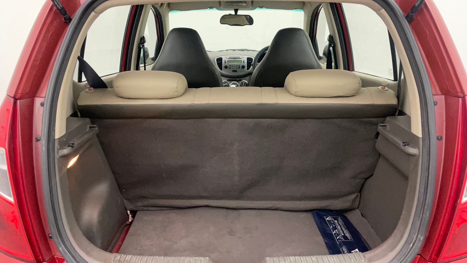 Used 2012 Hyundai i10 Sportz 1.2 AT Kappa2 Petrol Automatic interior DICKY INSIDE VIEW
