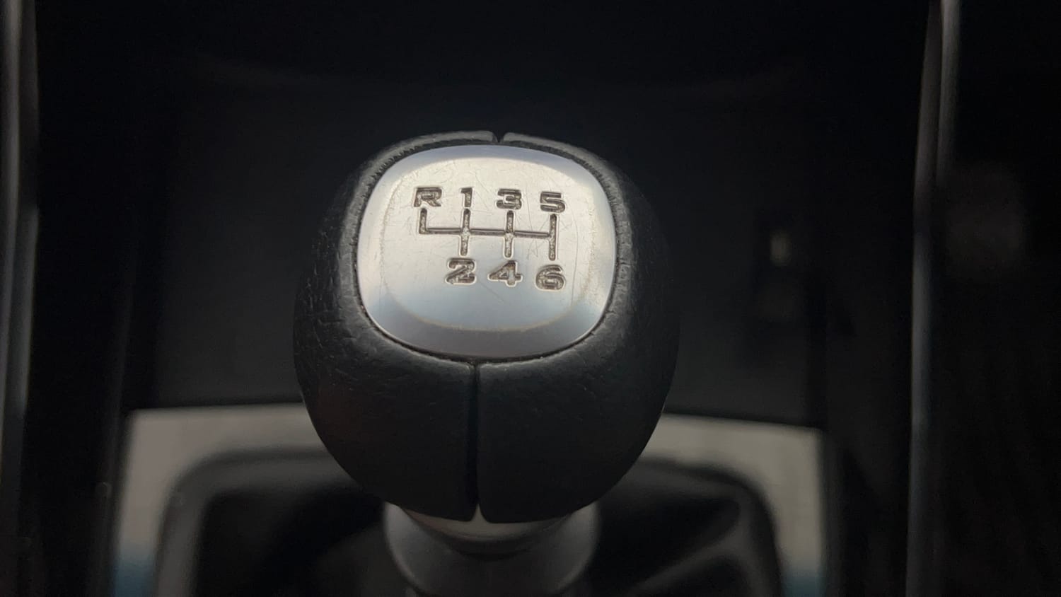 Used 2022 MG Motors Hector Plus Sharp 2.0 Diesel Turbo MT 6-STR Diesel Manual interior GEAR  KNOB VIEW