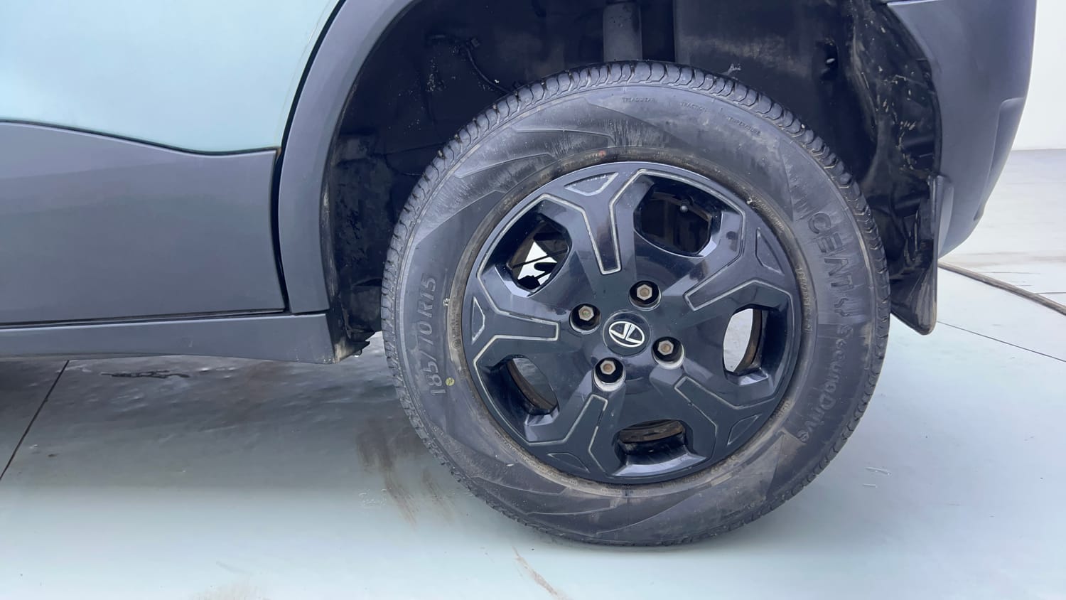 Used 2022 Tata Punch Accomplished AMT Petrol Automatic tyres LEFT REAR TYRE RIM VIEW