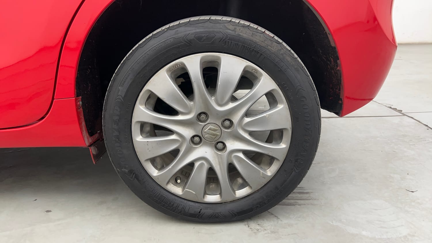 Used 2018 Maruti Suzuki Baleno Alpha 1.2 Petrol Manual tyres LEFT REAR TYRE RIM VIEW