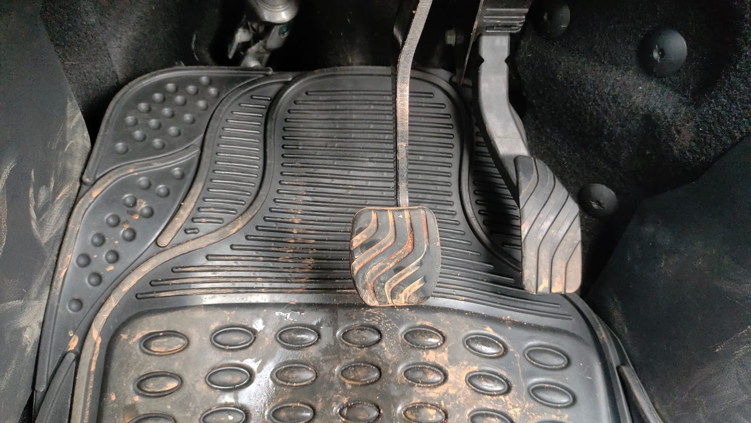 Used 2022 Nissan Magnite XV Premium Turbo CVT Dual Tone Petrol Automatic interior PEDALS VIEW