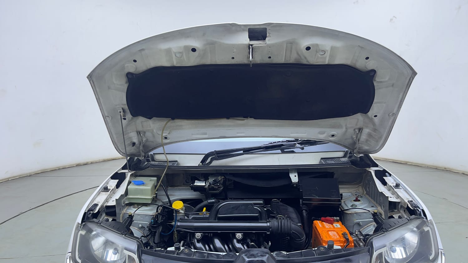 Used 2017 Renault Kwid 1.0 RXT AMT Petrol Automatic engine ENGINE & BONNET OPEN FRONT VIEW