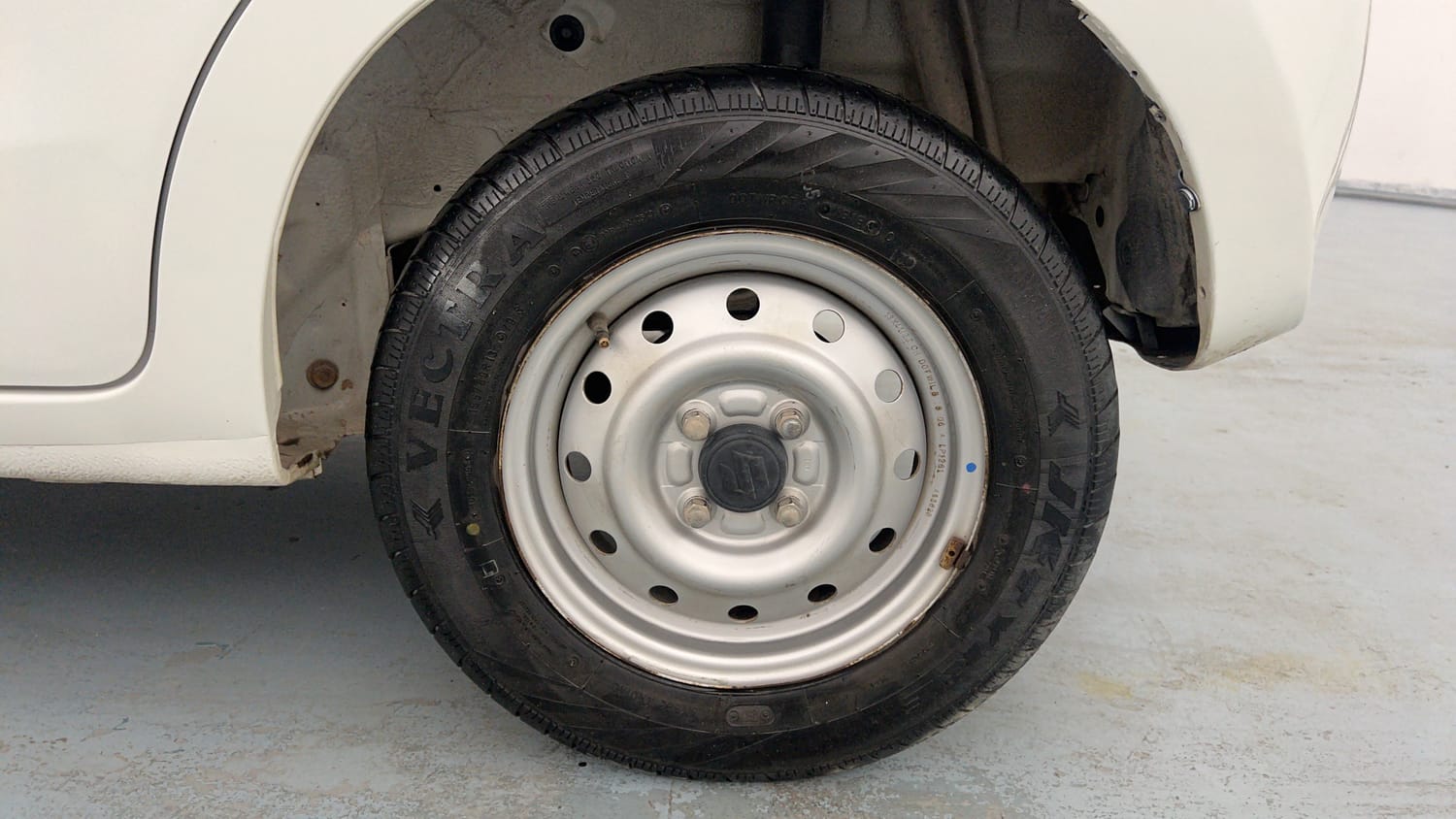 Used 2018 Maruti Suzuki Celerio LXi Petrol Manual tyres LEFT REAR TYRE RIM VIEW