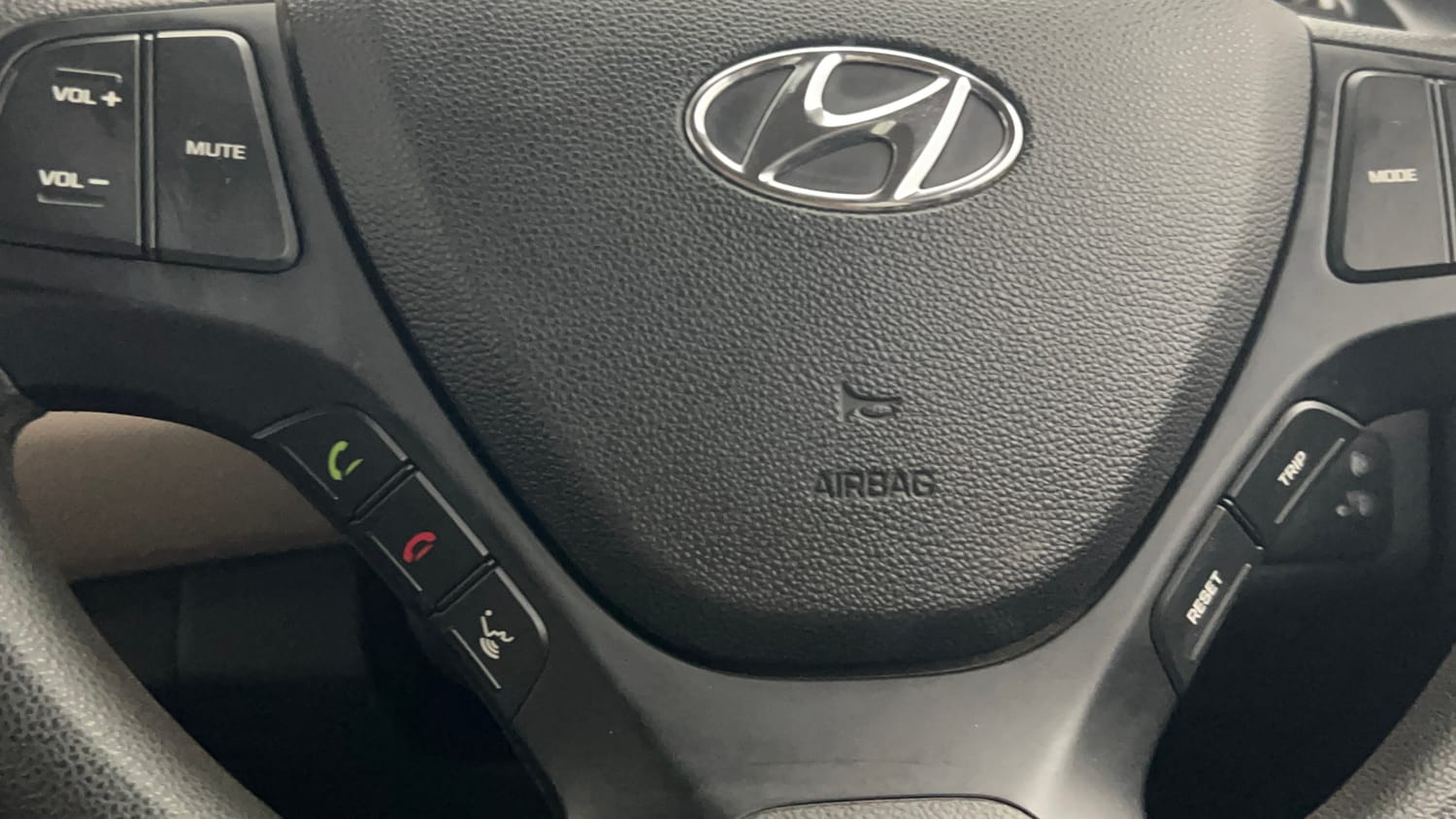 Used 2018 Hyundai Grand i10 Sportz 1.2 Kappa VTVT Petrol Manual top_features Airbags
