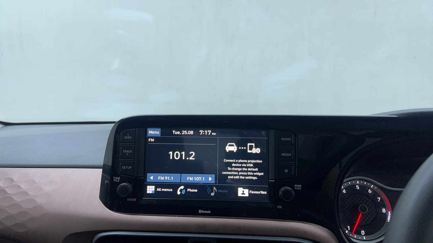 Used 2020 Hyundai Aura SX Plus 1.2 AMT Petrol Petrol Automatic top_features Touch screen infotainment system