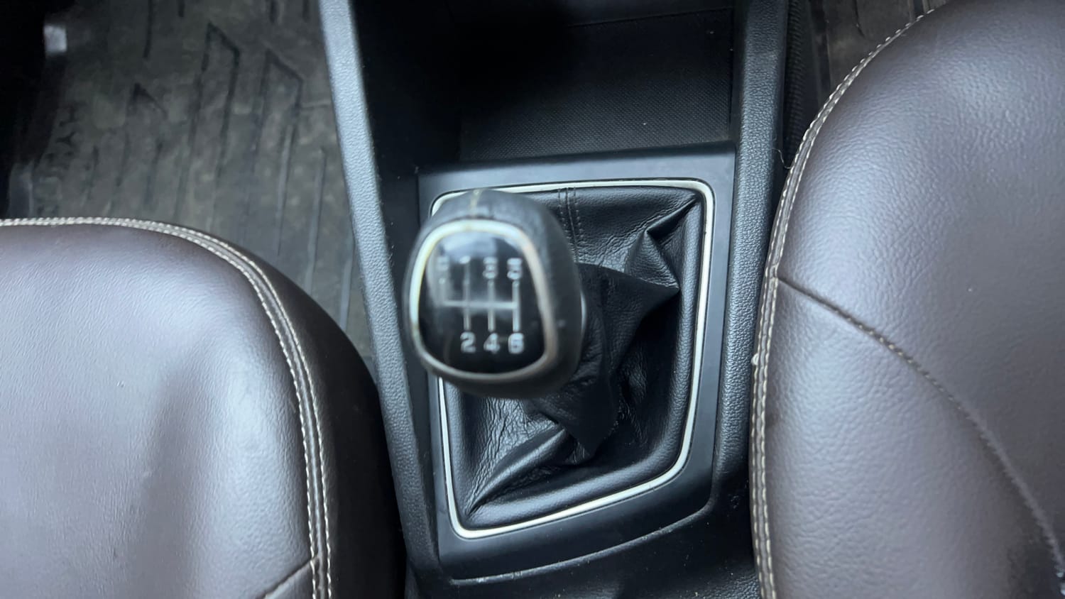 Used 2015 Hyundai Elite i20 Asta 1.4 CRDI Diesel Manual interior GEAR  KNOB VIEW