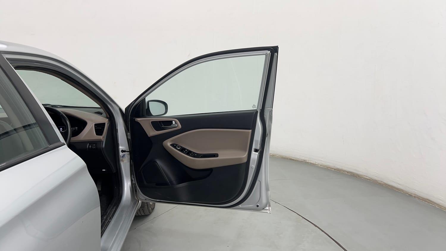 Used 2017 Hyundai Elite i20 Asta 1.2 (O) Petrol Manual interior RIGHT FRONT DOOR OPEN VIEW