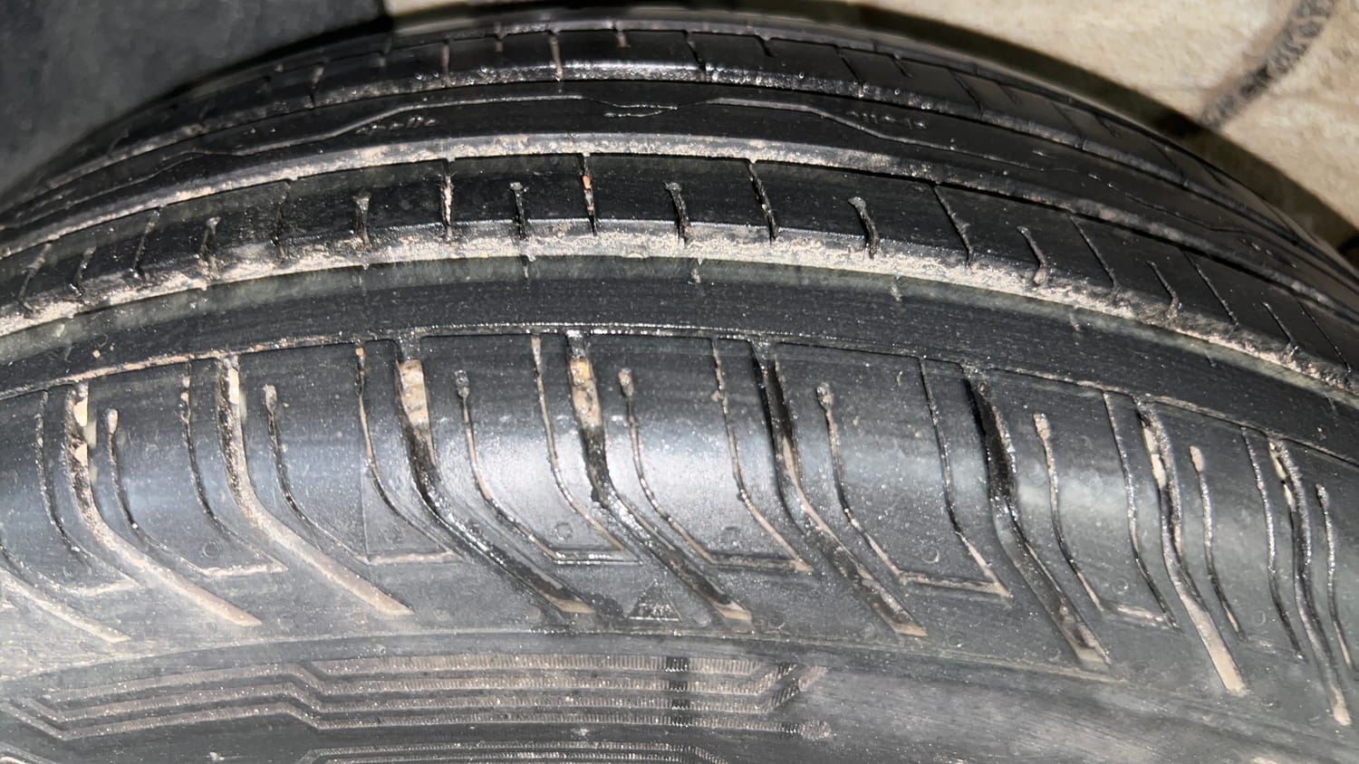 Used 2024 Tata Punch EV Empowered Plus 3.3 Electric Automatic tyres RIGHT REAR TYRE TREAD VIEW