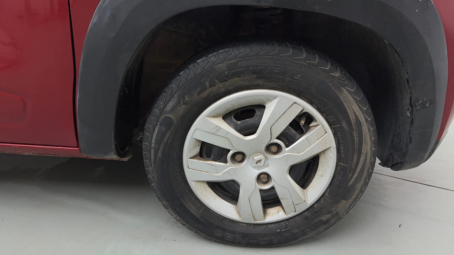 Used 2018 Renault Kwid 1.0 RXT Petrol Manual tyres RIGHT FRONT TYRE RIM VIEW