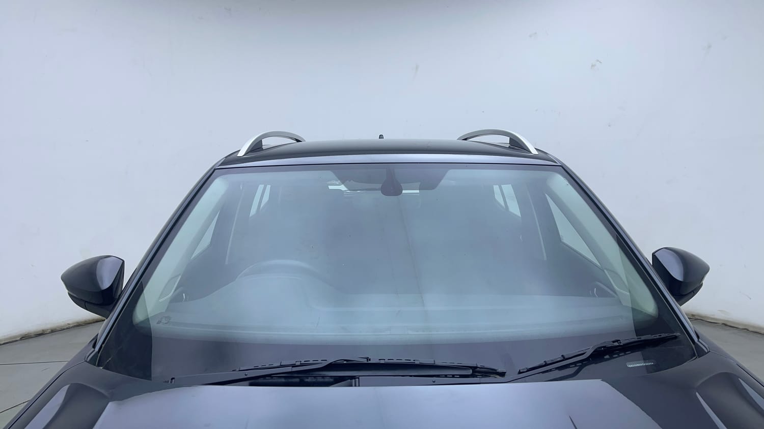 Used 2023 Volkswagen Taigun Highline 1.0 TSI MT Petrol Manual exterior FRONT WINDSHIELD VIEW
