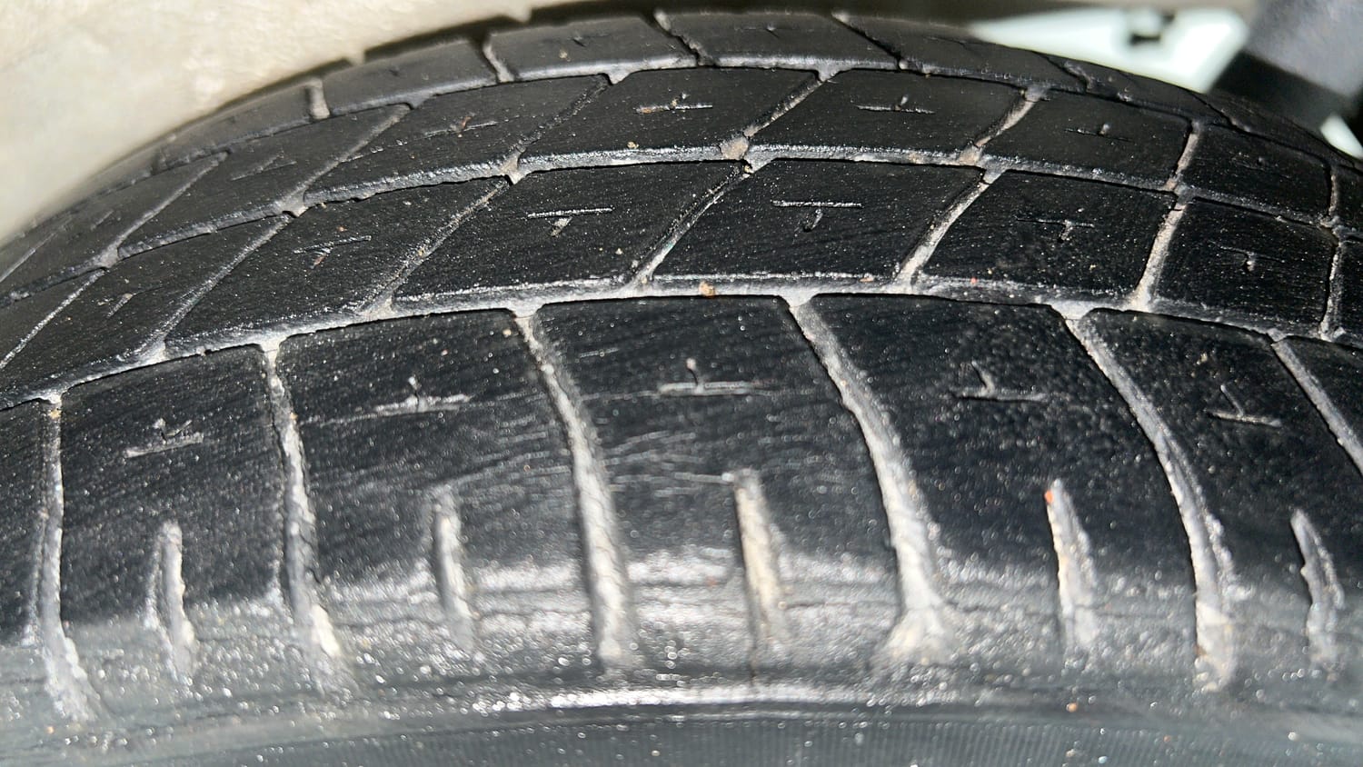 Used 2017 Maruti Suzuki Wagon R VXI+ Petrol Manual tyres LEFT REAR TYRE TREAD VIEW