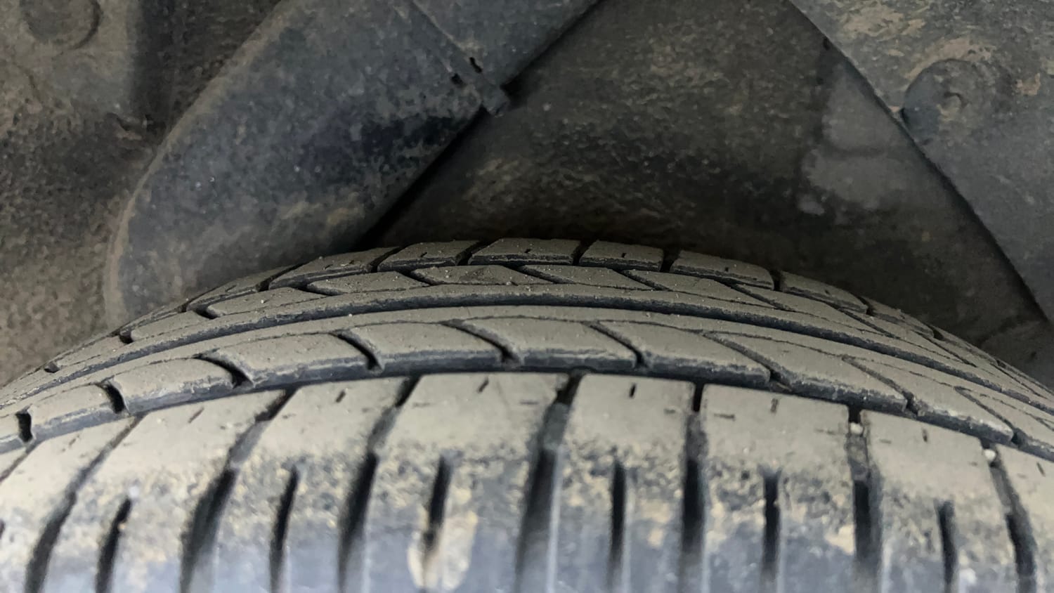 Used 2012 Hyundai i20 Magna 1.2 Petrol Manual tyres LEFT REAR TYRE TREAD VIEW