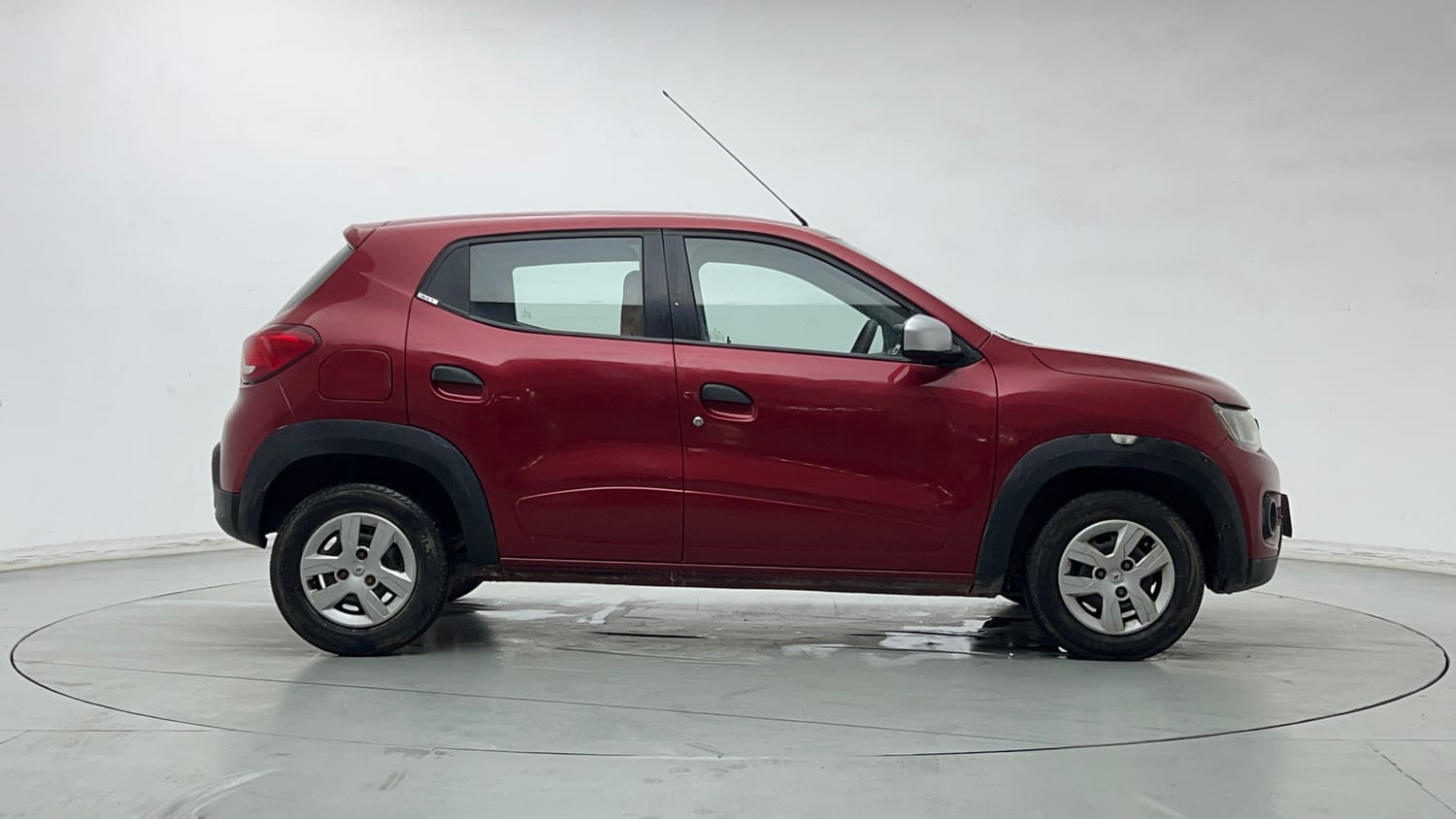 Used 2018 Renault Kwid 1.0 RXT Petrol Manual exterior RIGHT SIDE VIEW