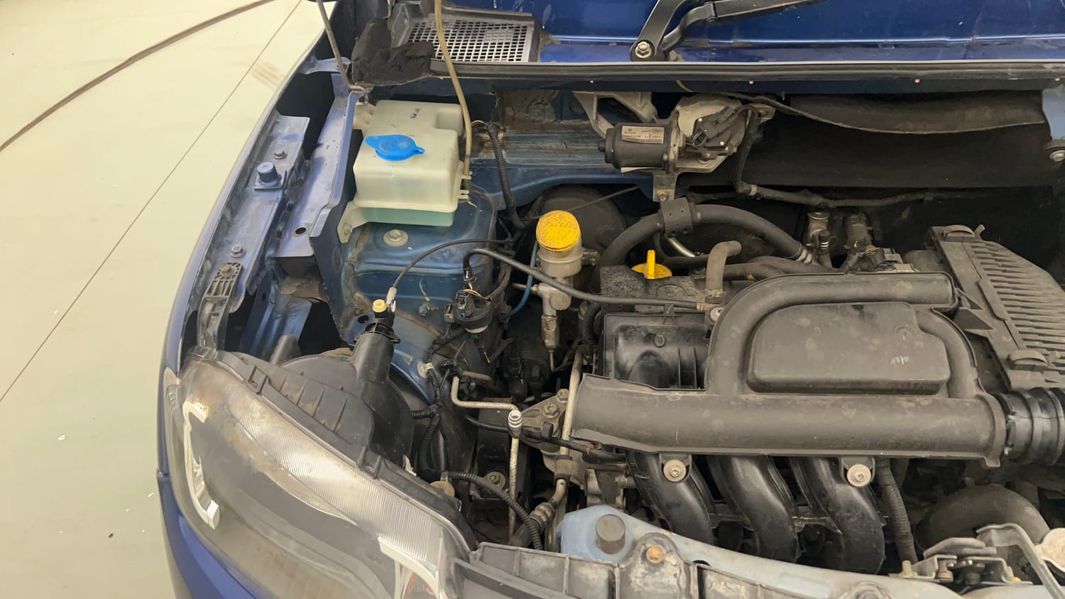 Used 2019 Renault Kwid CLIMBER 1.0 Petrol Manual engine ENGINE RIGHT SIDE VIEW