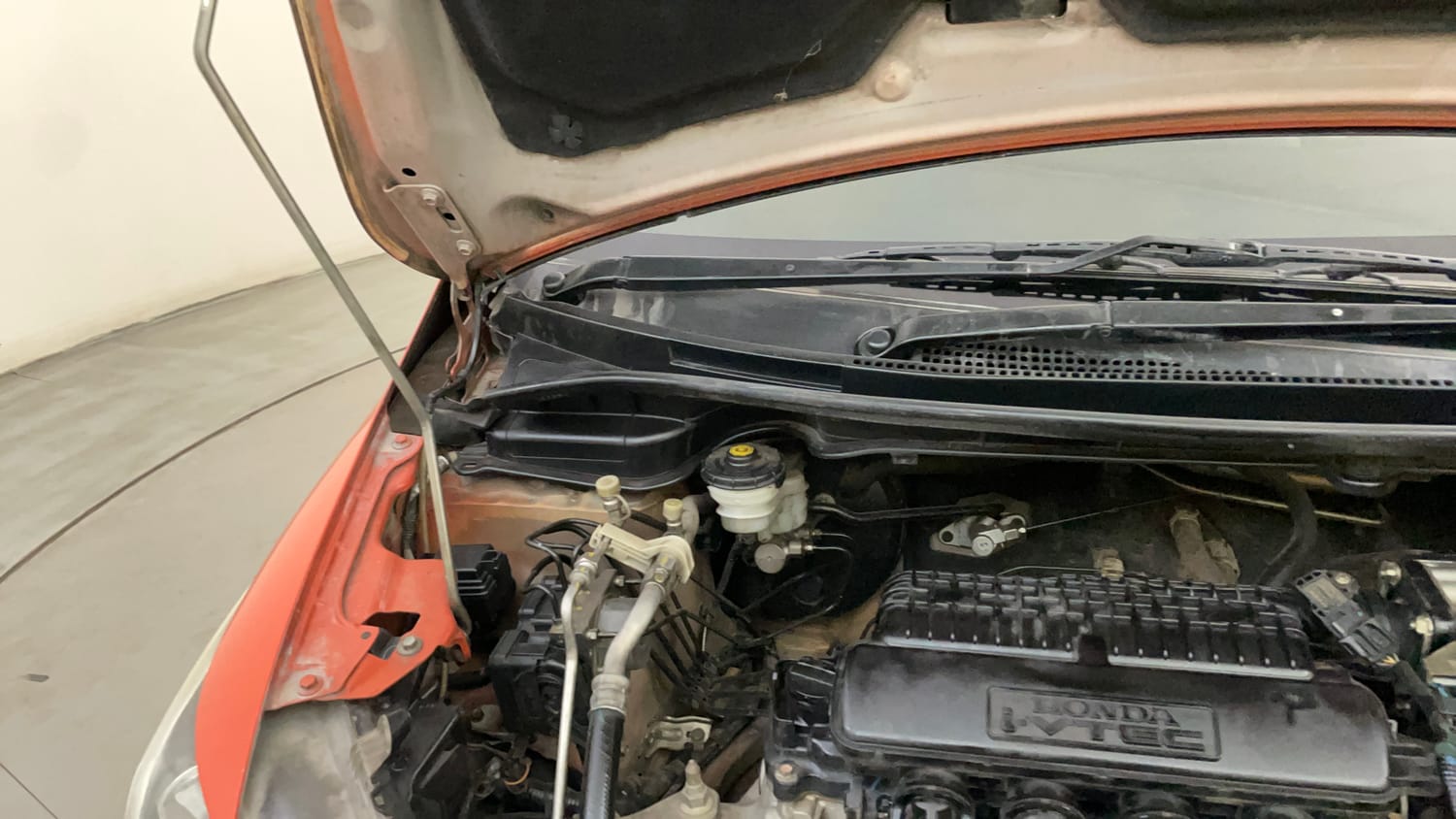 Used 2016 Honda Jazz V Petrol Petrol Manual engine ENGINE RIGHT SIDE HINGE & APRON VIEW