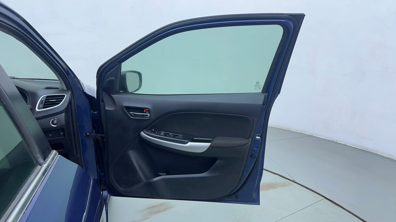 Used 2018 Maruti Suzuki Baleno Zeta 1.2 Petrol Manual interior RIGHT FRONT DOOR OPEN VIEW