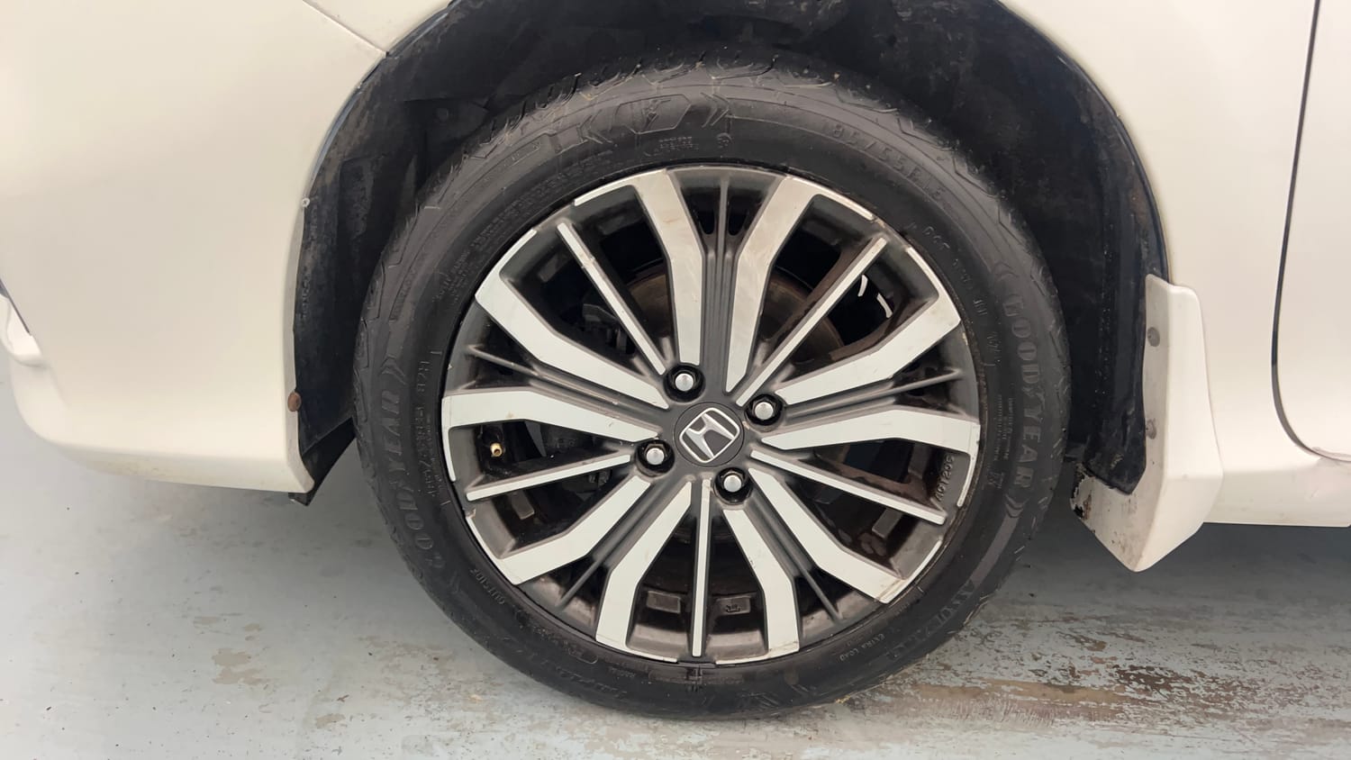 Used 2020 Honda City ZX Petrol Petrol Manual tyres LEFT FRONT TYRE RIM VIEW