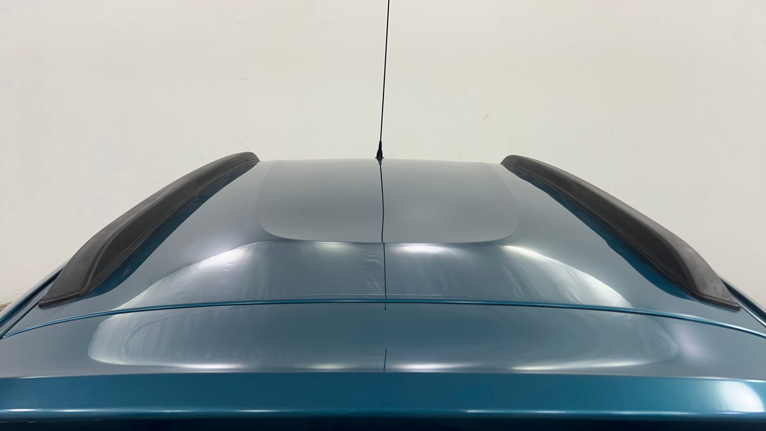 Used 2022 Renault Kwid RXT 1.0 (O) Petrol Manual exterior EXTERIOR ROOF VIEW