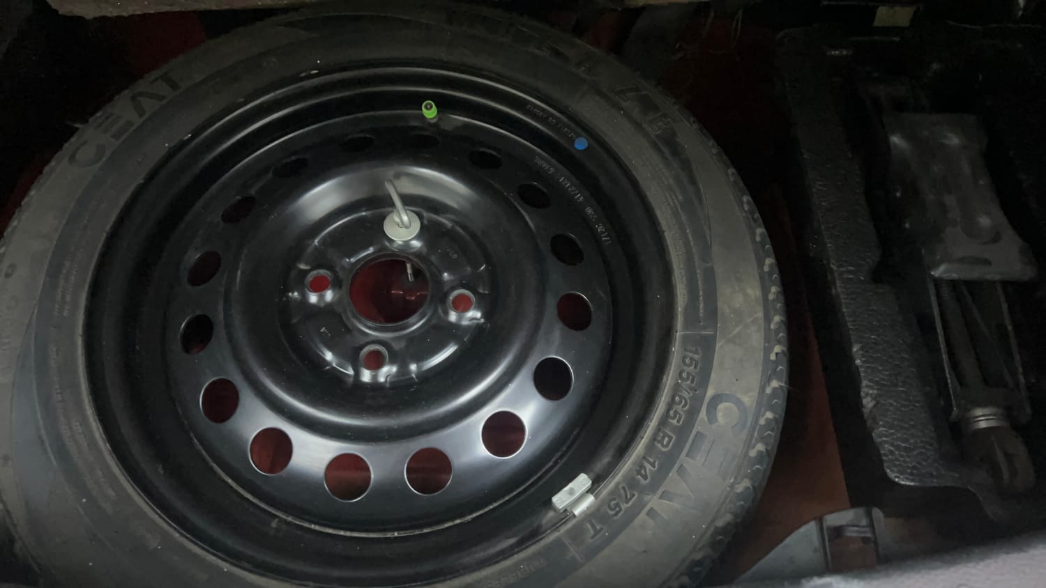 Used 2018 Maruti Suzuki Wagon R 1.0 VXI AMT Petrol Automatic tyres SPARE TYRE VIEW