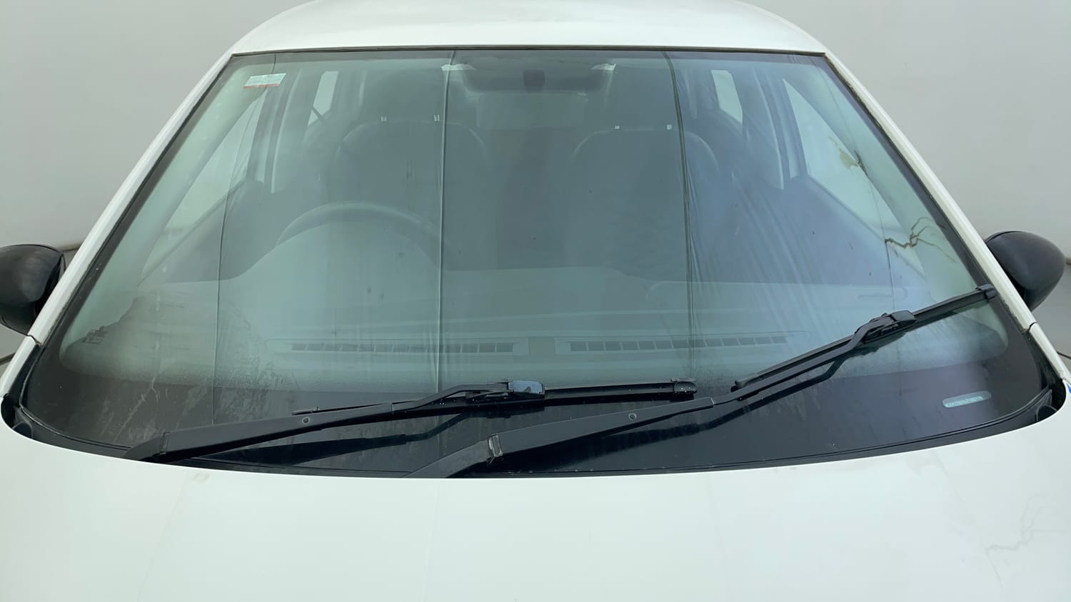 Used 2017 Volkswagen Ameo Comfortline 1.2L (P) Petrol Manual exterior FRONT WINDSHIELD VIEW
