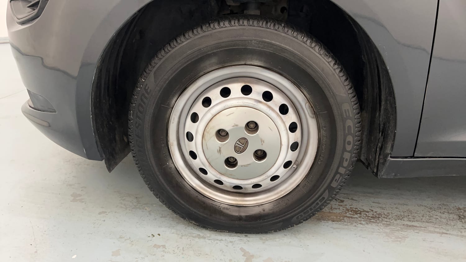 Used 2021 Tata Altroz XM Petrol Petrol Manual tyres LEFT FRONT TYRE RIM VIEW
