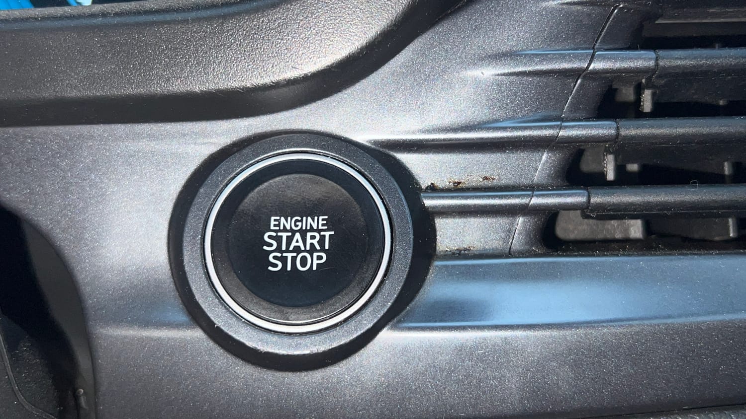 Used 2022 Hyundai i20 Asta (O) 1.2 IVT Petrol Automatic top_features Keyless start