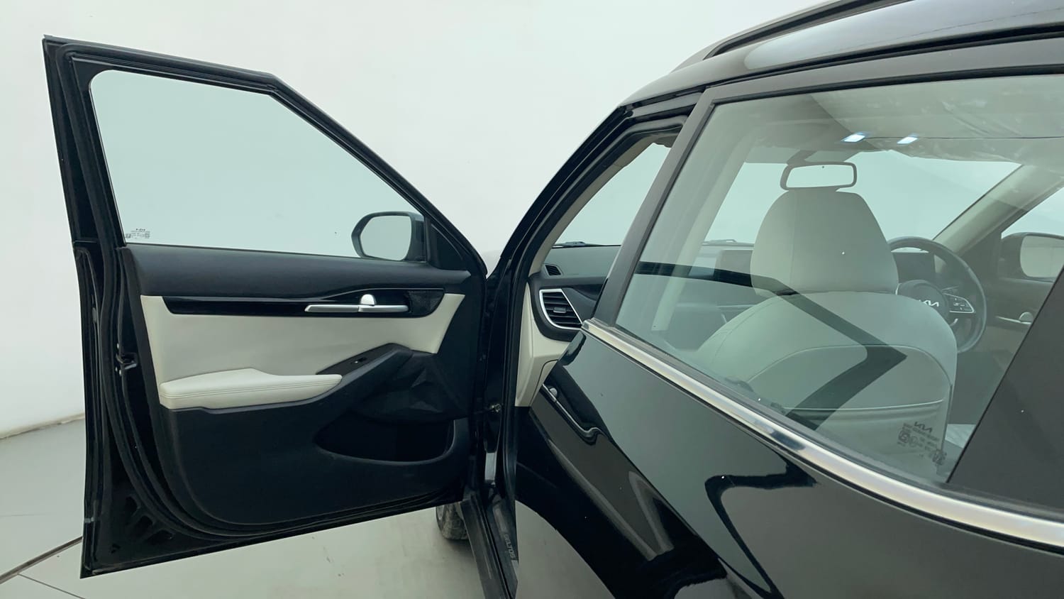 Used 2022 Kia Seltos HTX 1.5 Petrol Manual interior LEFT FRONT DOOR OPEN VIEW