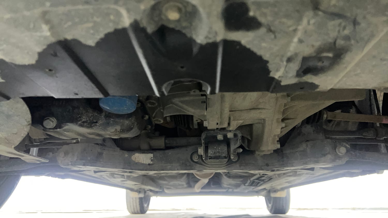 Used 2023 Hyundai Aura SX 1.2 CNG Cng Manual extra FRONT LEFT UNDERBODY VIEW