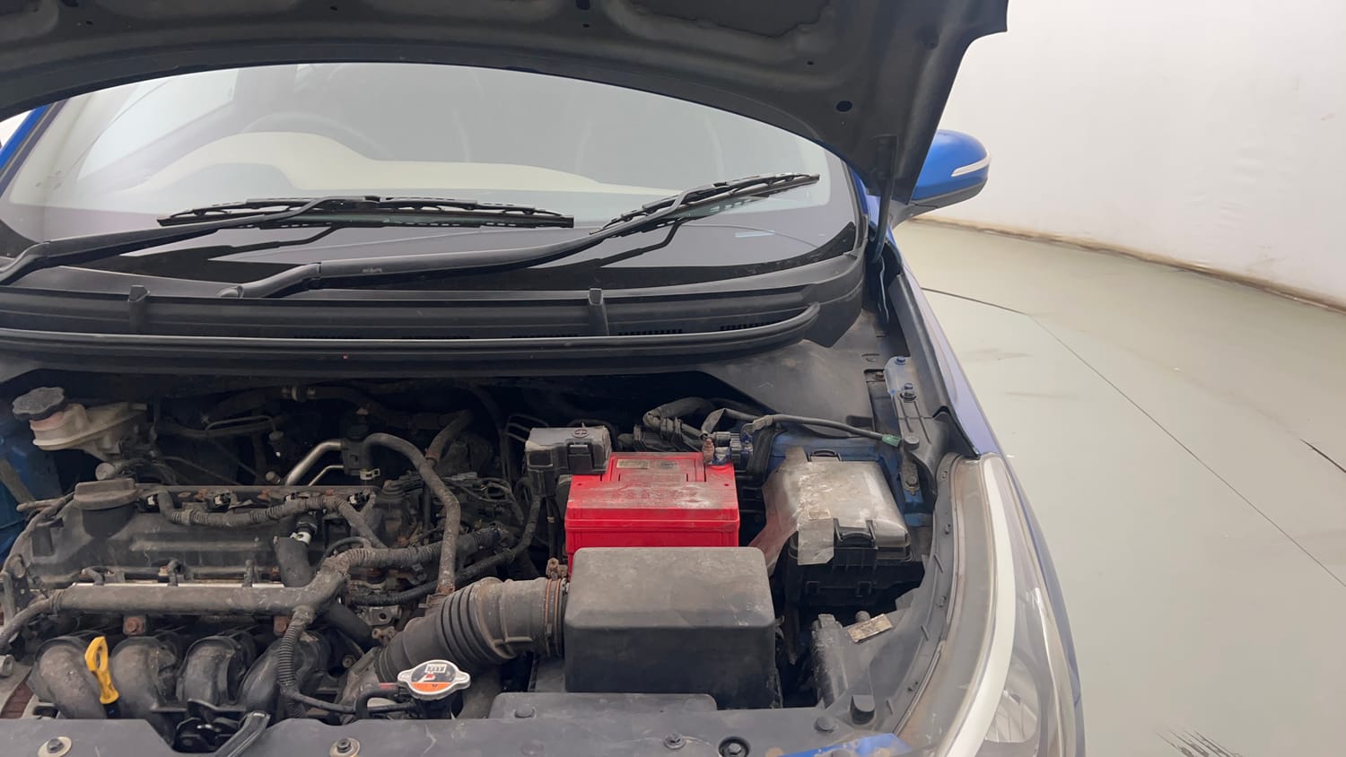 Used 2020 Hyundai Elite i20 Sportz Plus 1.2 Petrol Manual engine ENGINE LEFT SIDE HINGE & APRON VIEW