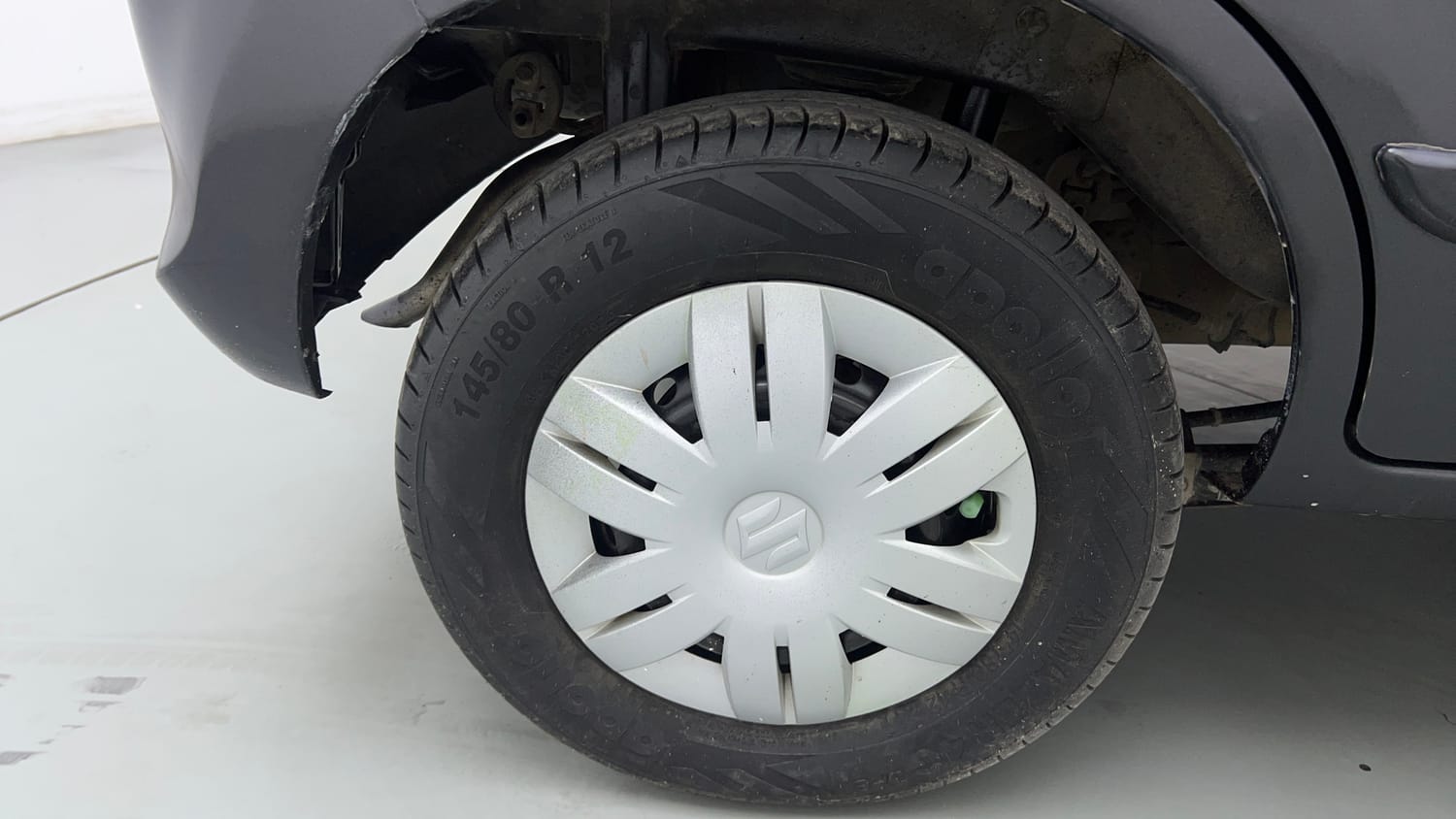 Used 2019 Maruti Suzuki Alto 800 LXi Petrol Manual tyres RIGHT REAR TYRE RIM VIEW