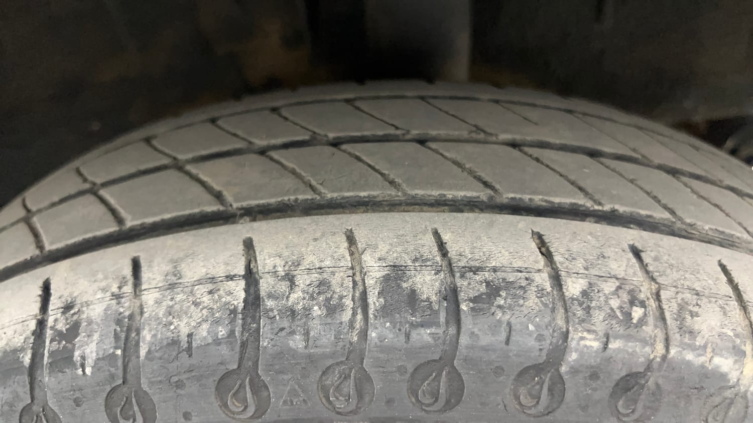 Used 2022 Renault Kwid RXT 1.0 (O) Petrol Manual tyres LEFT REAR TYRE TREAD VIEW