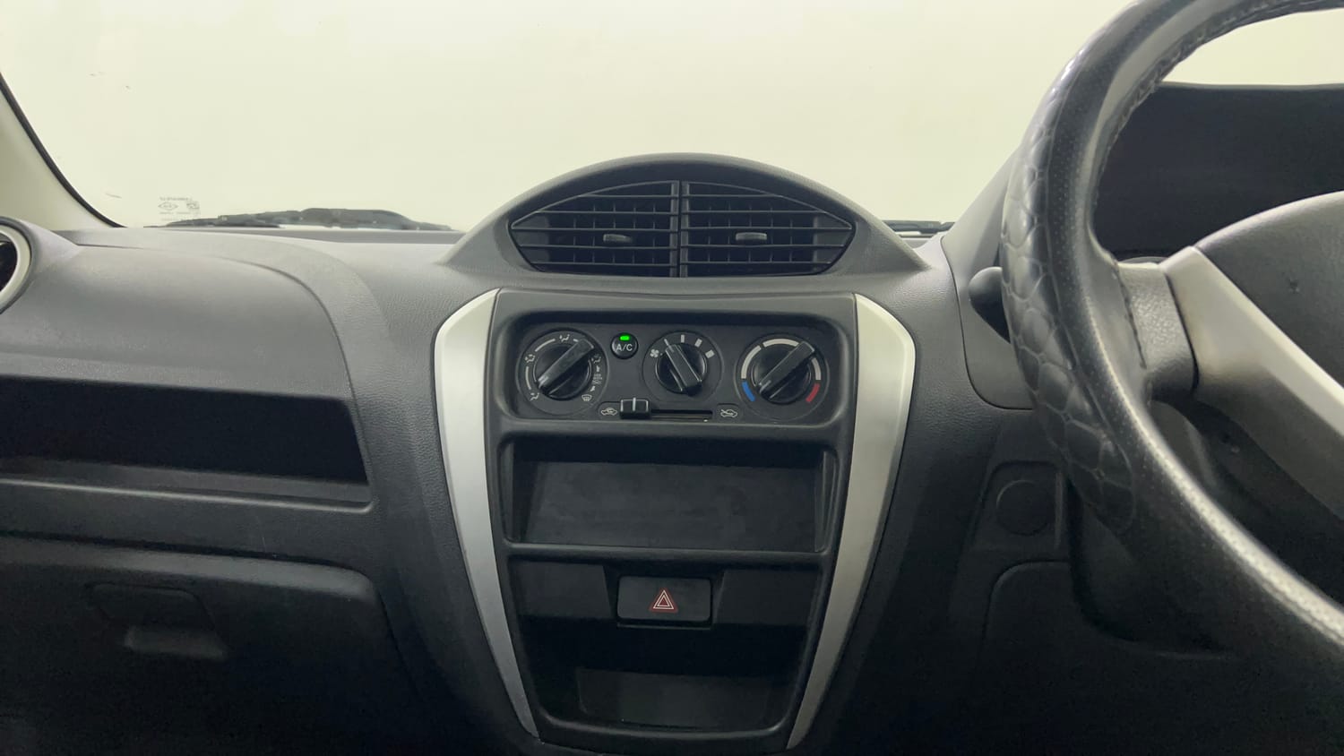 Used 2017 Maruti Suzuki Alto 800 LXi CNG (O) Cng Manual interior MUSIC SYSTEM & AC CONTROL VIEW