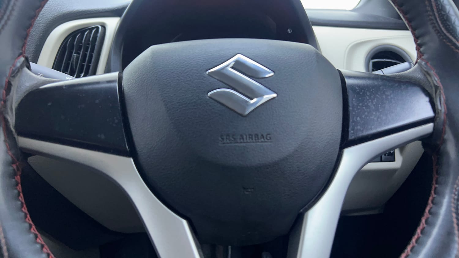 Used 2022 Maruti Suzuki Wagon R 1.0 VXi 1.0 Petrol Manual top_features Airbags