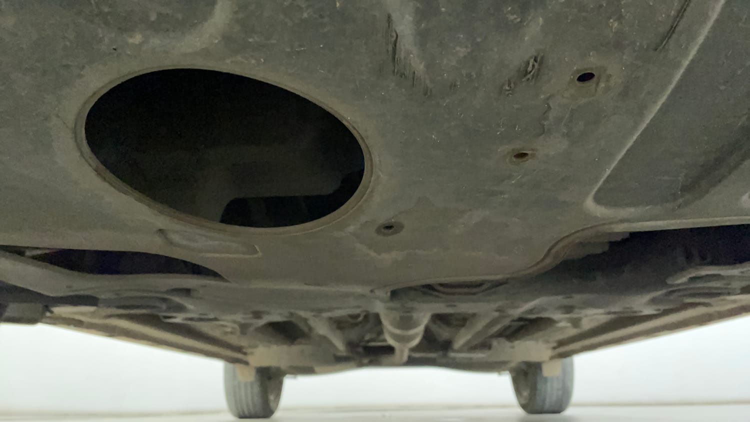 Used 2022 Kia Seltos HTX 1.5 Petrol Manual extra FRONT LEFT UNDERBODY VIEW