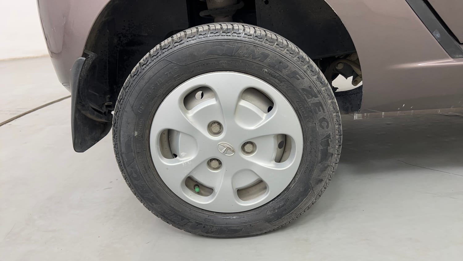 Used 2018 Tata Nano Twist XTA Petrol Automatic tyres RIGHT REAR TYRE RIM VIEW