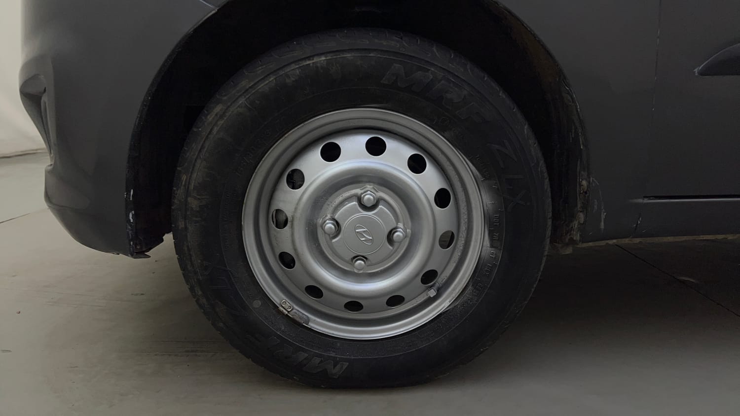 Used 2012 Hyundai i10 Era 1.1 iRDE2 Petrol Manual tyres LEFT FRONT TYRE RIM VIEW