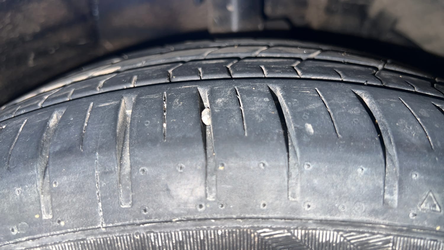 Used 2018 Maruti Suzuki Baleno Zeta 1.2 Petrol Manual tyres RIGHT FRONT TYRE TREAD VIEW