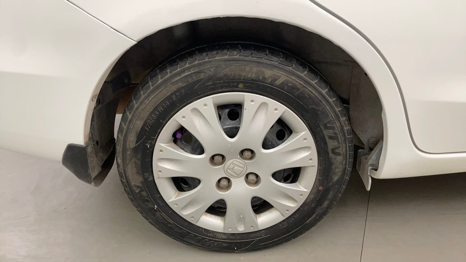 Used 2018 Honda Amaze 1.2 S i-VTEC Opt Petrol Manual tyres RIGHT REAR TYRE RIM VIEW