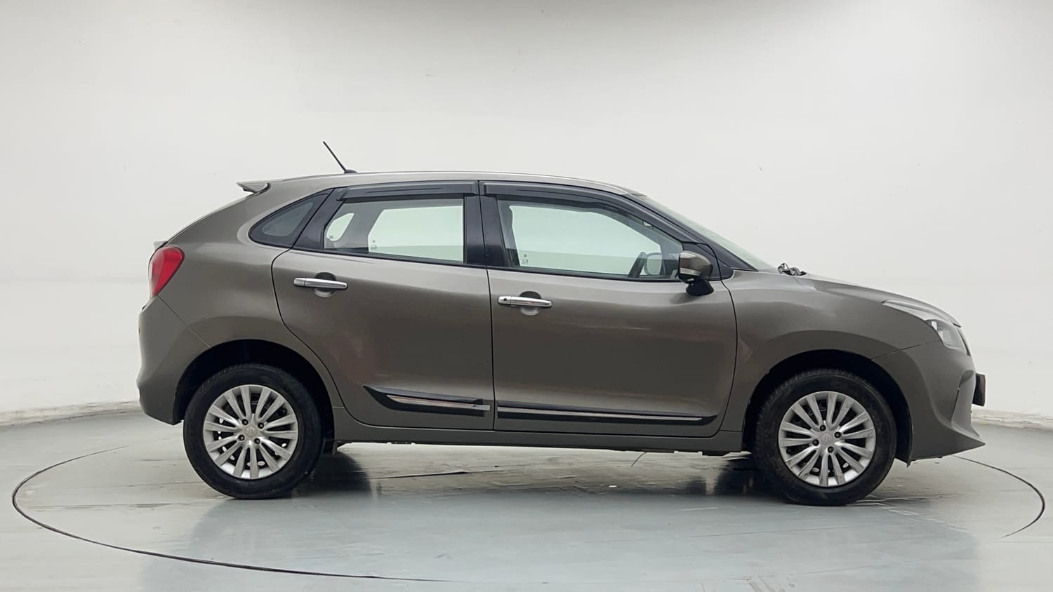Used 2020 Maruti Suzuki Baleno Delta Petrol Manual exterior RIGHT SIDE VIEW