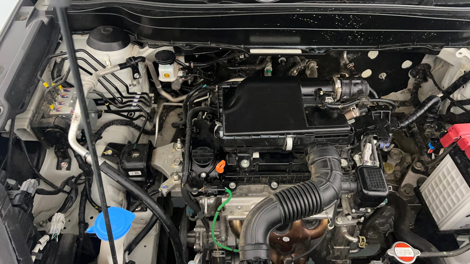 Used 2026 Maruti Suzuki Victoris VXI MT 2W Petrol Manual engine ENGINE RIGHT SIDE VIEW