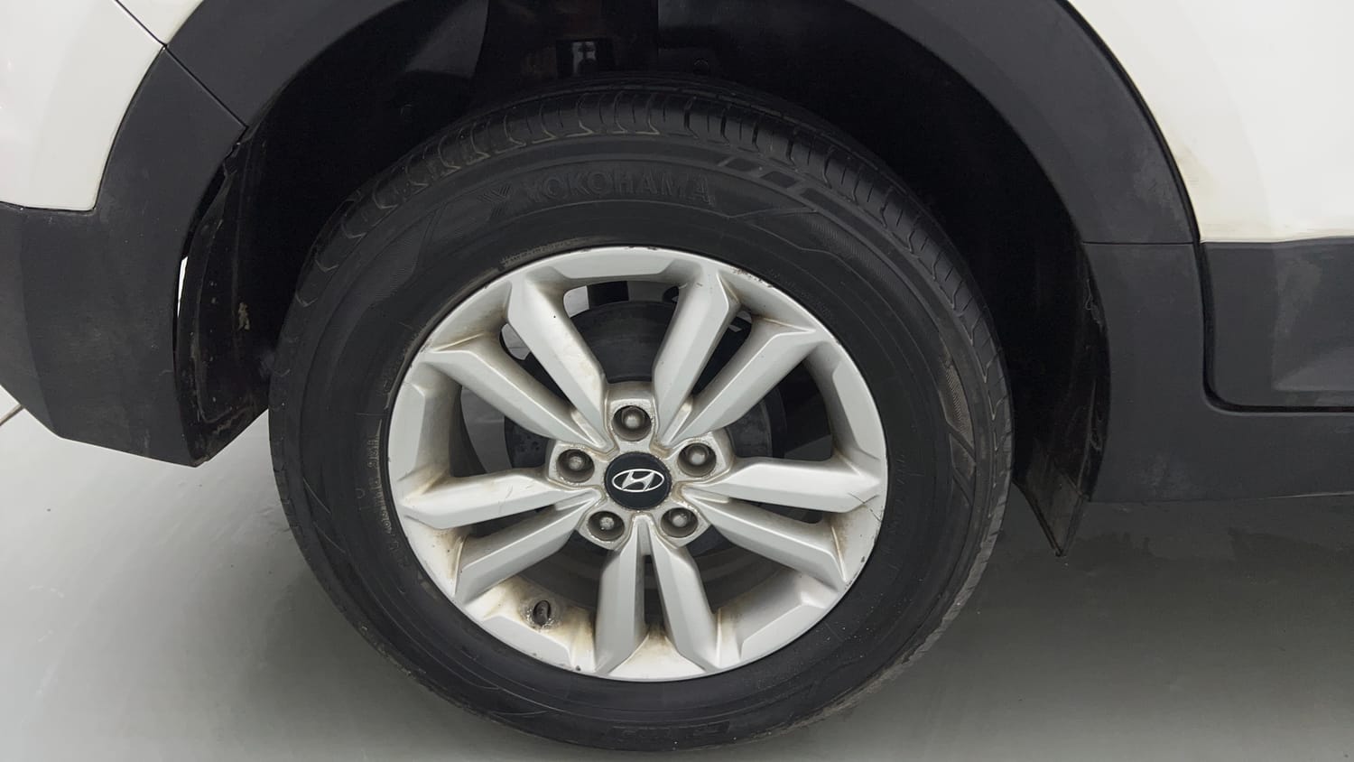 Used 2016 Hyundai Creta 1.6 SX Plus Petrol Petrol Manual tyres RIGHT REAR TYRE RIM VIEW