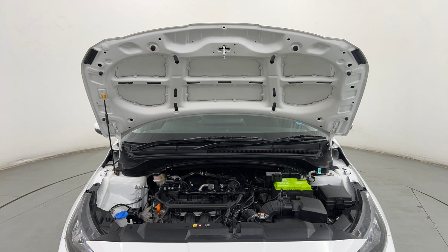 Used 2022 Hyundai i20 Sportz 1.2 IVT Petrol Automatic engine ENGINE & BONNET OPEN FRONT VIEW