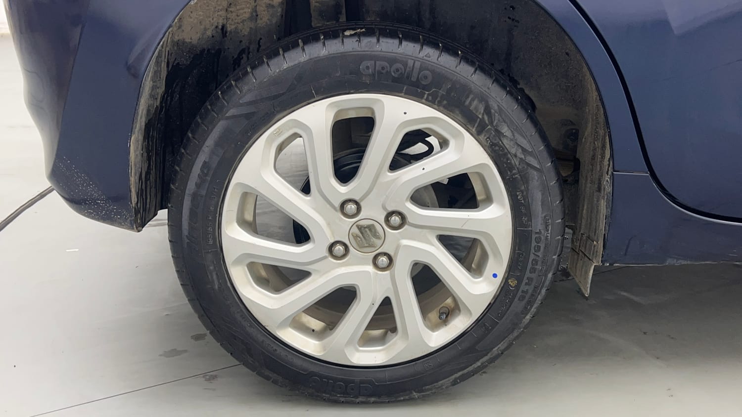 Used 2022 Maruti Suzuki Baleno Zeta MT Petrol Manual tyres RIGHT REAR TYRE RIM VIEW
