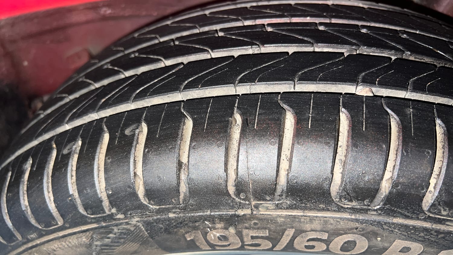 Used 2018 Honda Amaze 1.2 V CVT Petrol Petrol Automatic tyres LEFT REAR TYRE TREAD VIEW