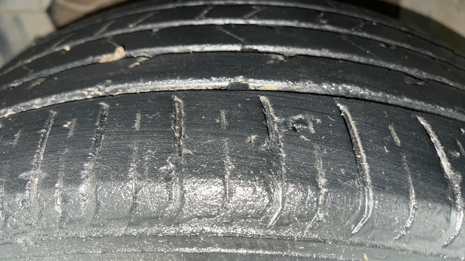 Used 2019 Maruti Suzuki S-Cross Delta 1.3 Diesel Manual tyres LEFT FRONT TYRE TREAD VIEW