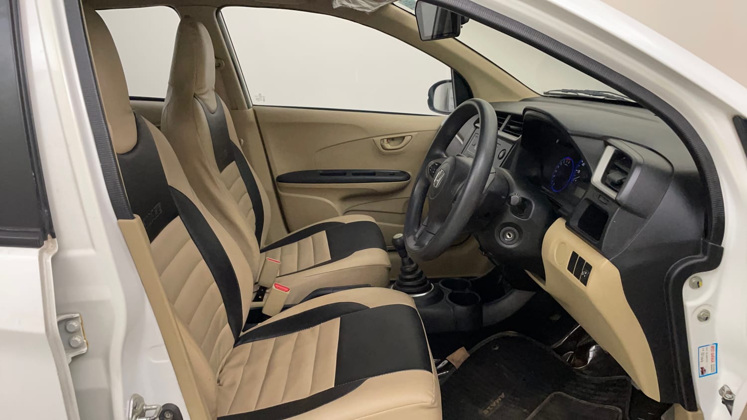 Used 2018 Honda Amaze 1.2 S i-VTEC Opt Petrol Manual interior RIGHT SIDE FRONT DOOR CABIN VIEW