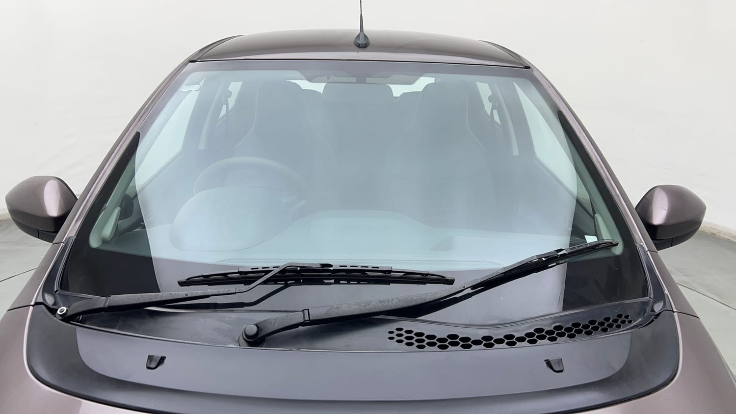 Used 2017 Tata Tiago Revotron XT Petrol Manual exterior FRONT WINDSHIELD VIEW