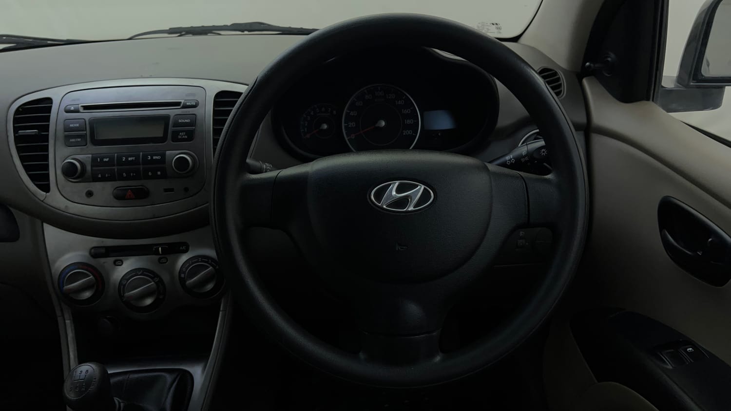 Used 2012 Hyundai i10 Era 1.1 iRDE2 Petrol Manual interior STEERING VIEW